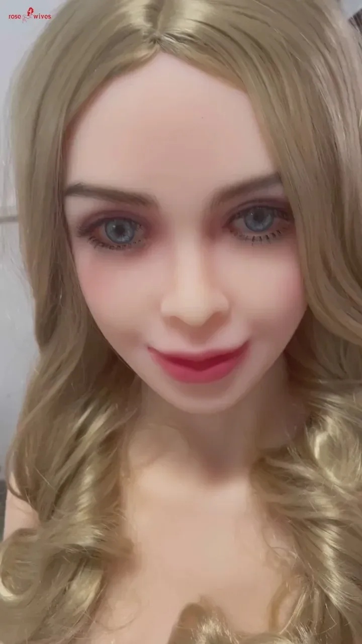 AI Robot Heads | Chatting Heads with realistic facial expressions move view 4
