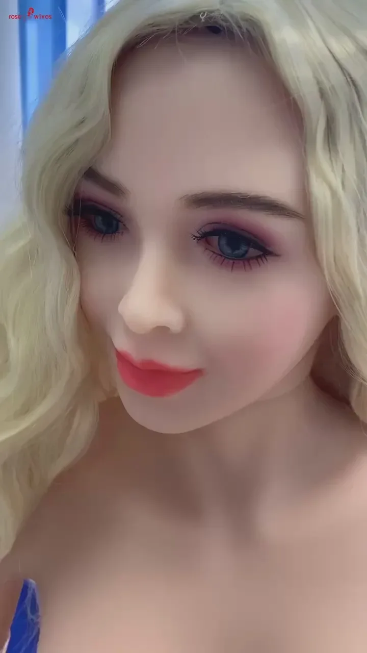 AI Robot Heads | Chatting Heads with realistic facial expressions move view 2
