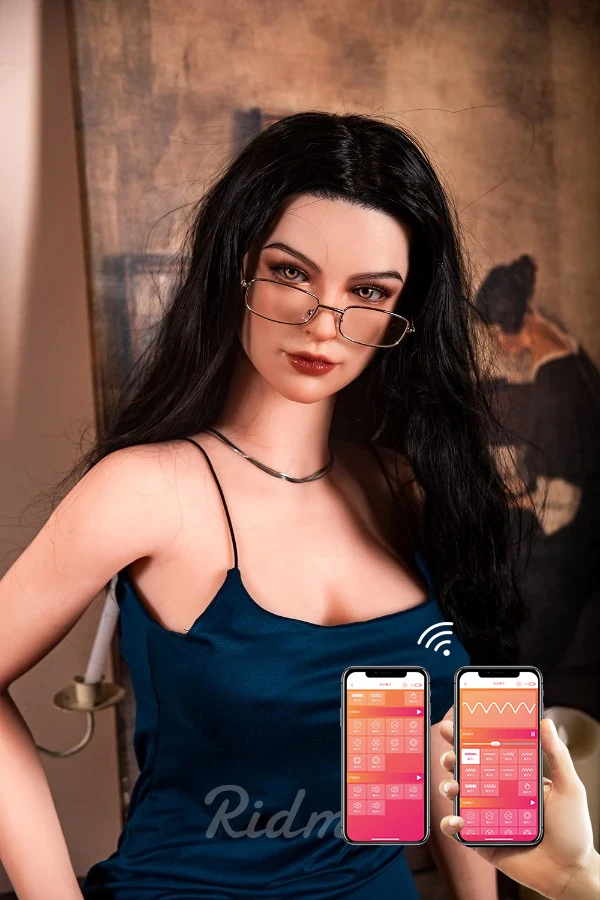 Test de la poupée sexuelle mature Ridmii Doll Anne Hathaway de 163 cm avec une deuxième tête offerte